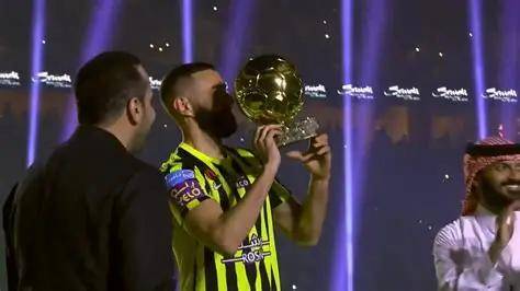 AYX-Rookie在巴塞罗那比赛中比分优势明显，战术调整引发热议！的简单介绍