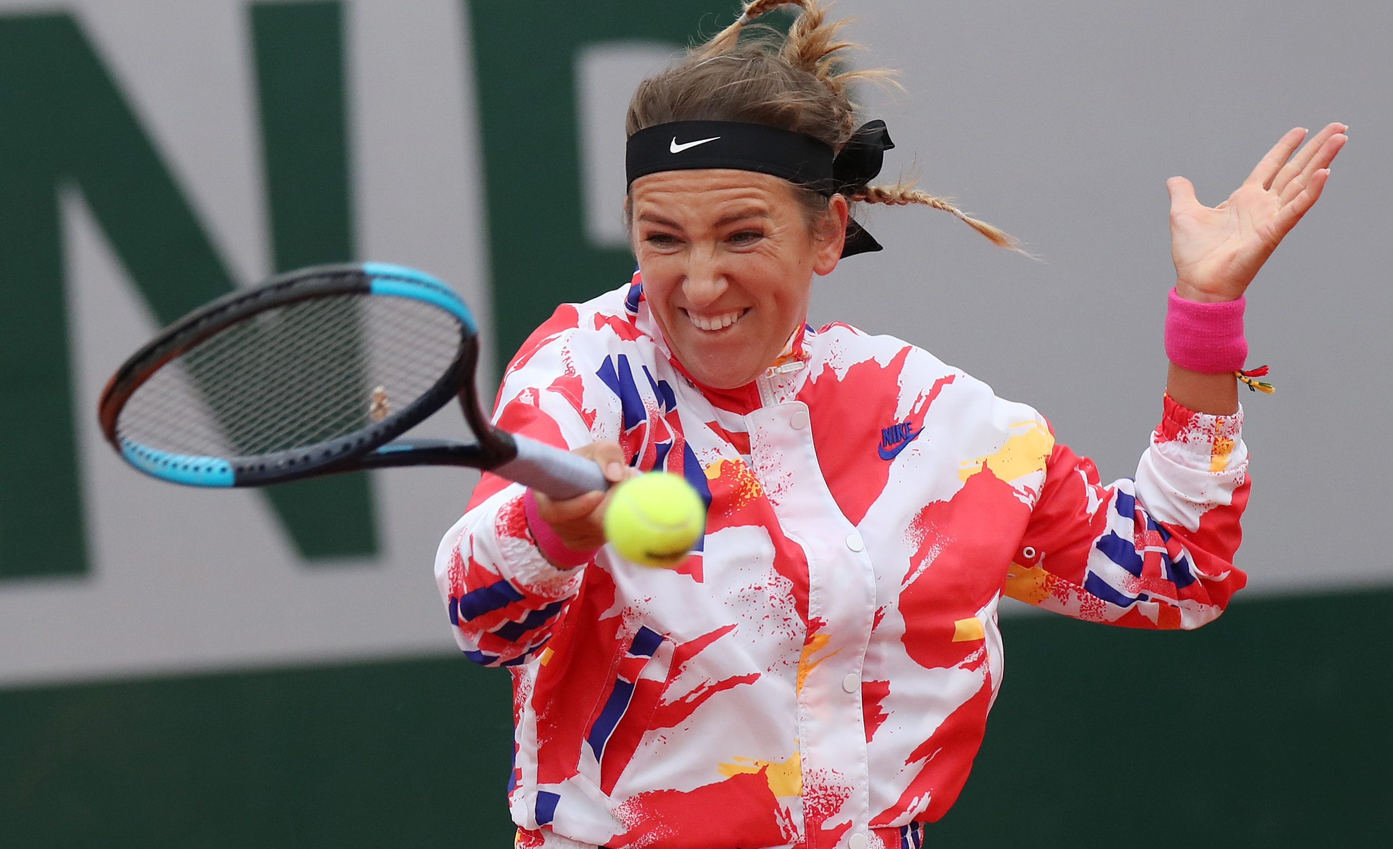 爱游戏-关于阿扎伦卡在法国队比赛中逆转，突破纪录引发热议！的信息