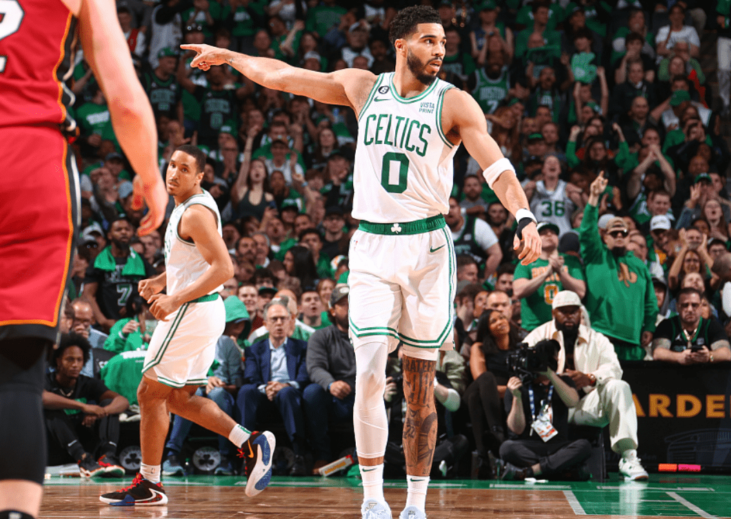 AYX-塔图姆连续七场比赛得分超过精彩发挥，热火挑战极限！的简单介绍